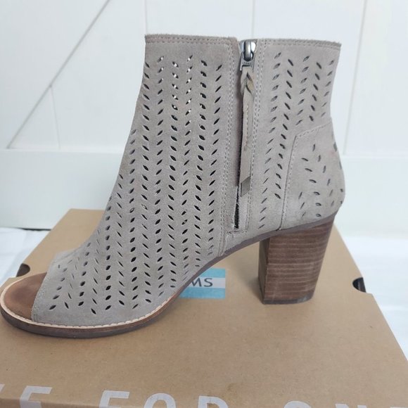 Tom's Majorica Ankle Boot  Peep Toe Perforated Leaf Suede Taupe Peep Toe Size 11 - Picture 3 of 6